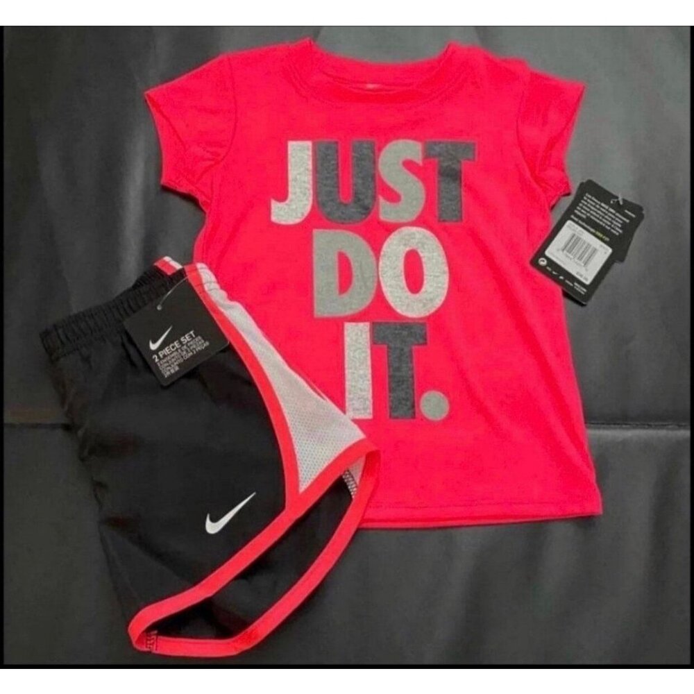 NWT Nike Athletic Set Girls Size 2T